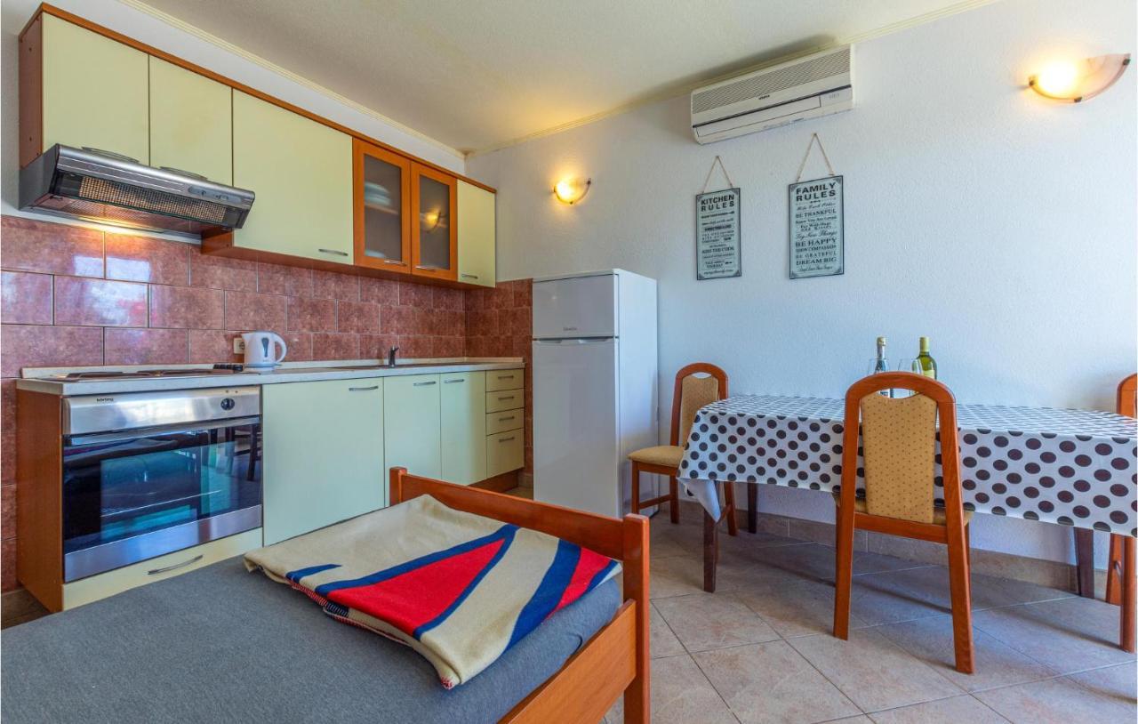 Stunning Apartment In Duce With Wifi Eksteriør billede