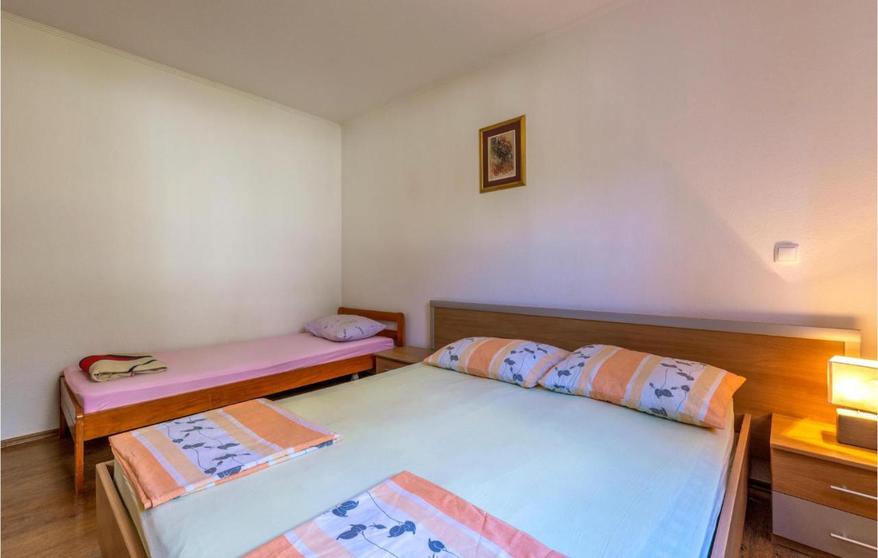 Stunning Apartment In Duce With Wifi Eksteriør billede